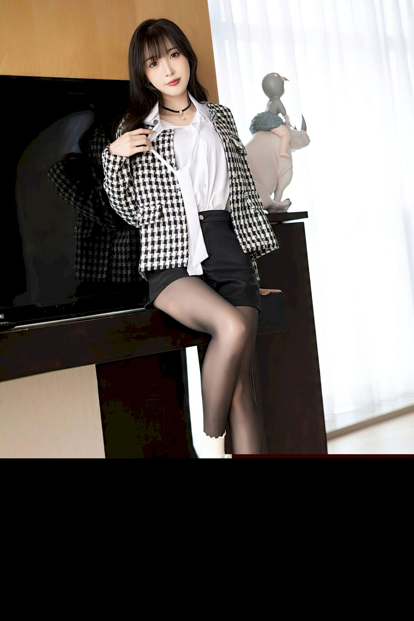 林星阑 - 格子服饰+黑色短裤性感写真
