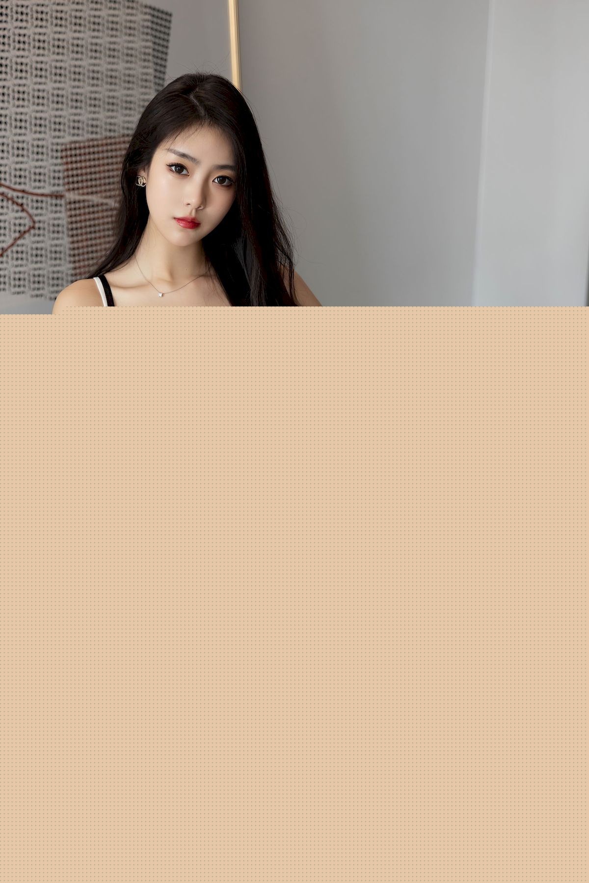 模特可樂Vicky - 白色上衣+黑色短裙性感写真