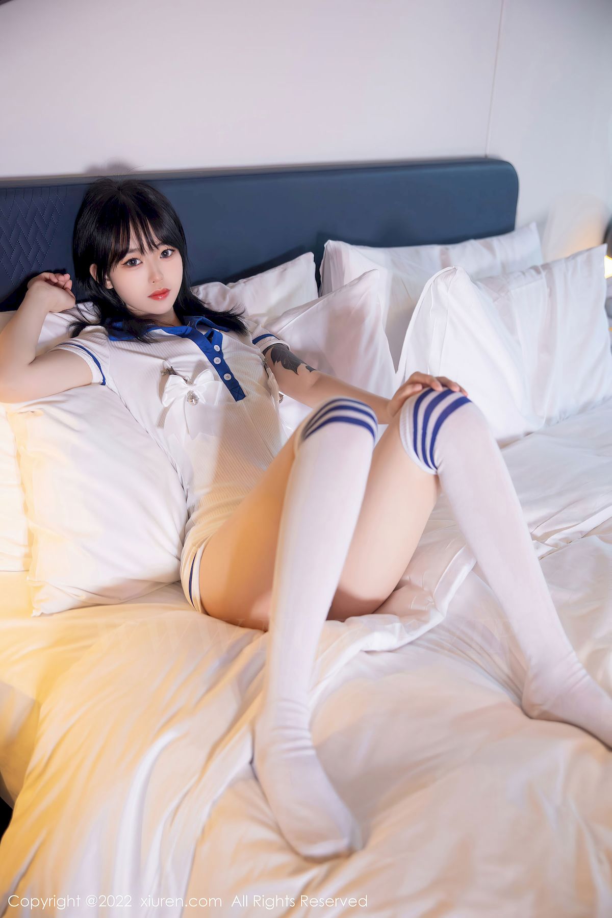 模特奶瓶子 - 水手服饰+白色长袜性感写真