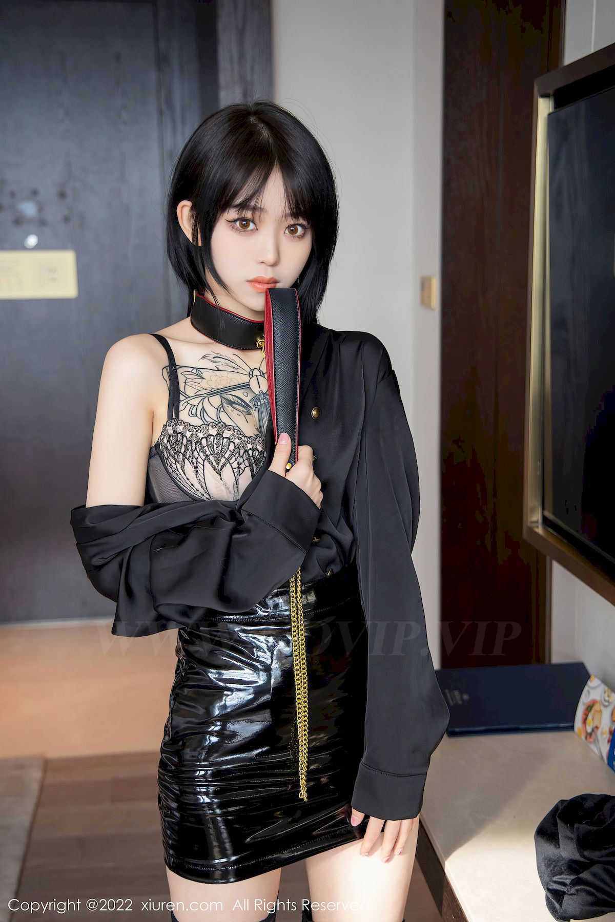 模特奶瓶子 - 黑丝美腿+黑色皮裙性感写真