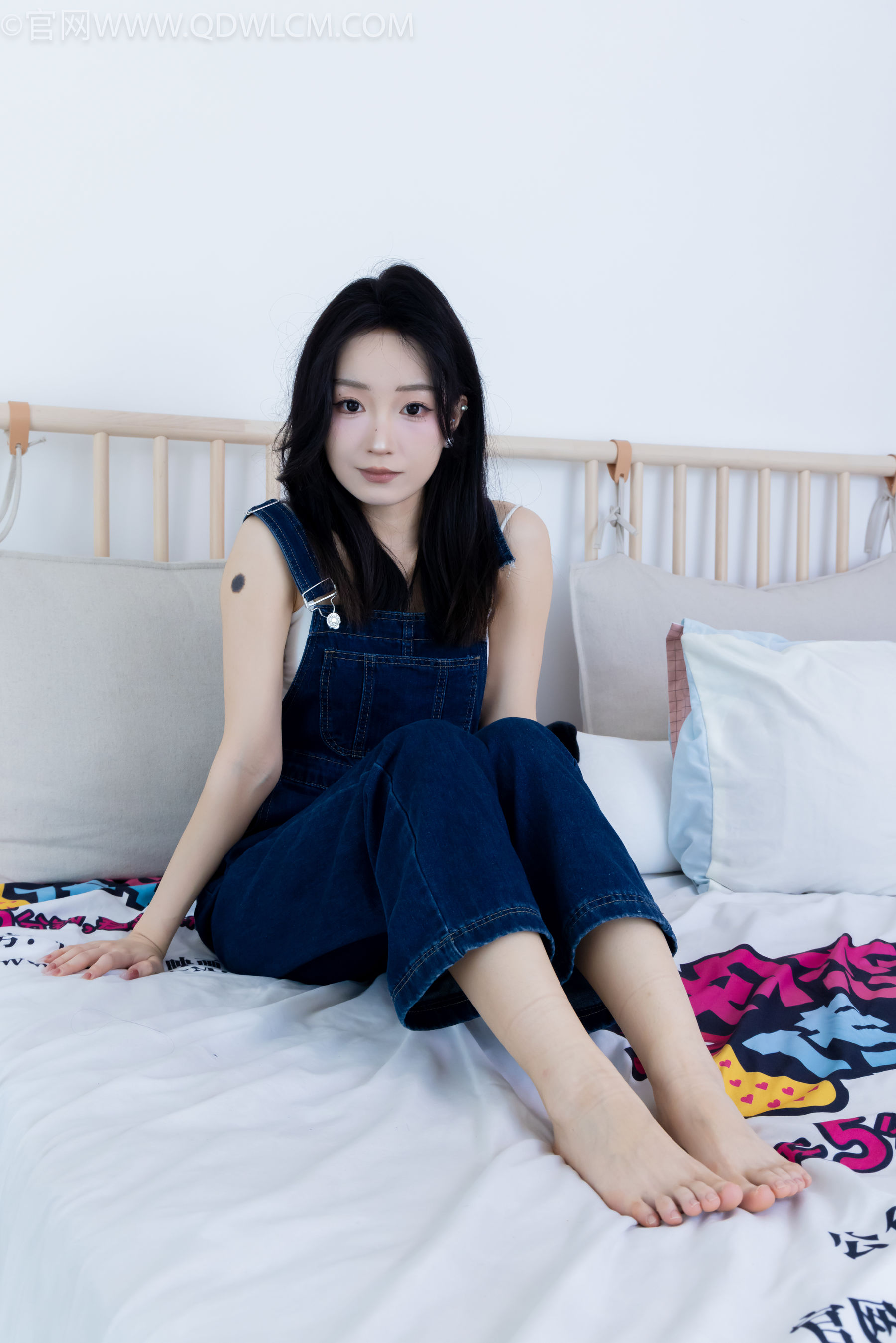物恋传媒正妹嘟嘟牛仔背带裤居家女友视角写真-御萝部落-御萝部落