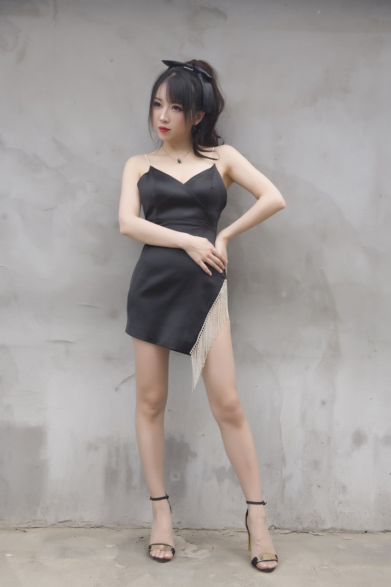 斗鱼主播小女巫露娜黑色流苏搭配黑丝美腿COS福利-御萝部落-御萝部落