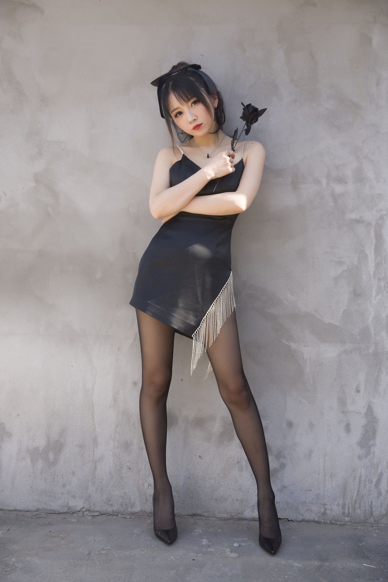 小女巫露娜黑色流苏搭配黑丝美腿COS福利