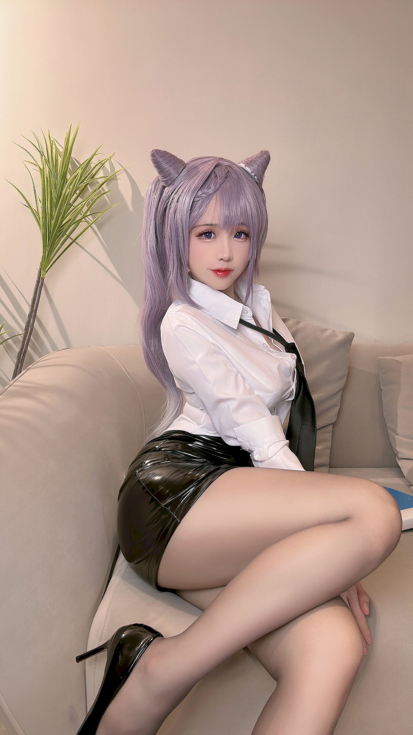 miko酱ww黑丝美腿职场OL白领风格清纯写真