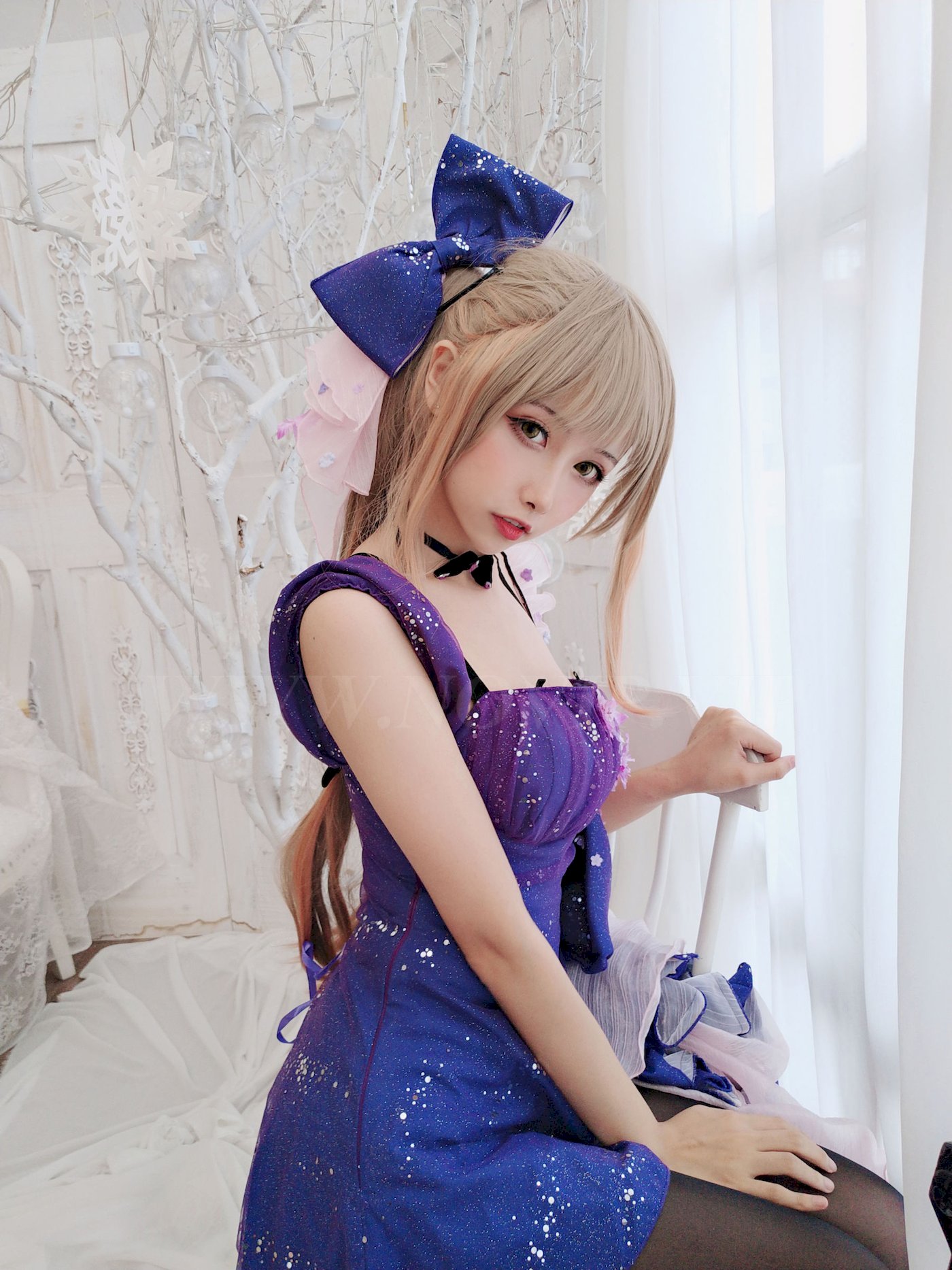 Momoko葵葵黑丝美腿紫色长裙COS K2