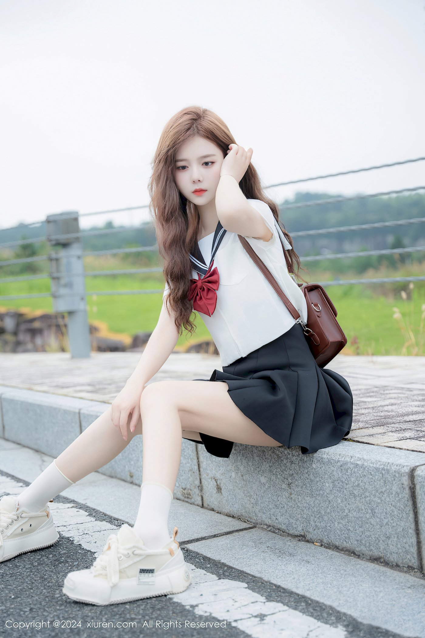 拍黄瓜girl修长美腿搭配JK制服首套写真
