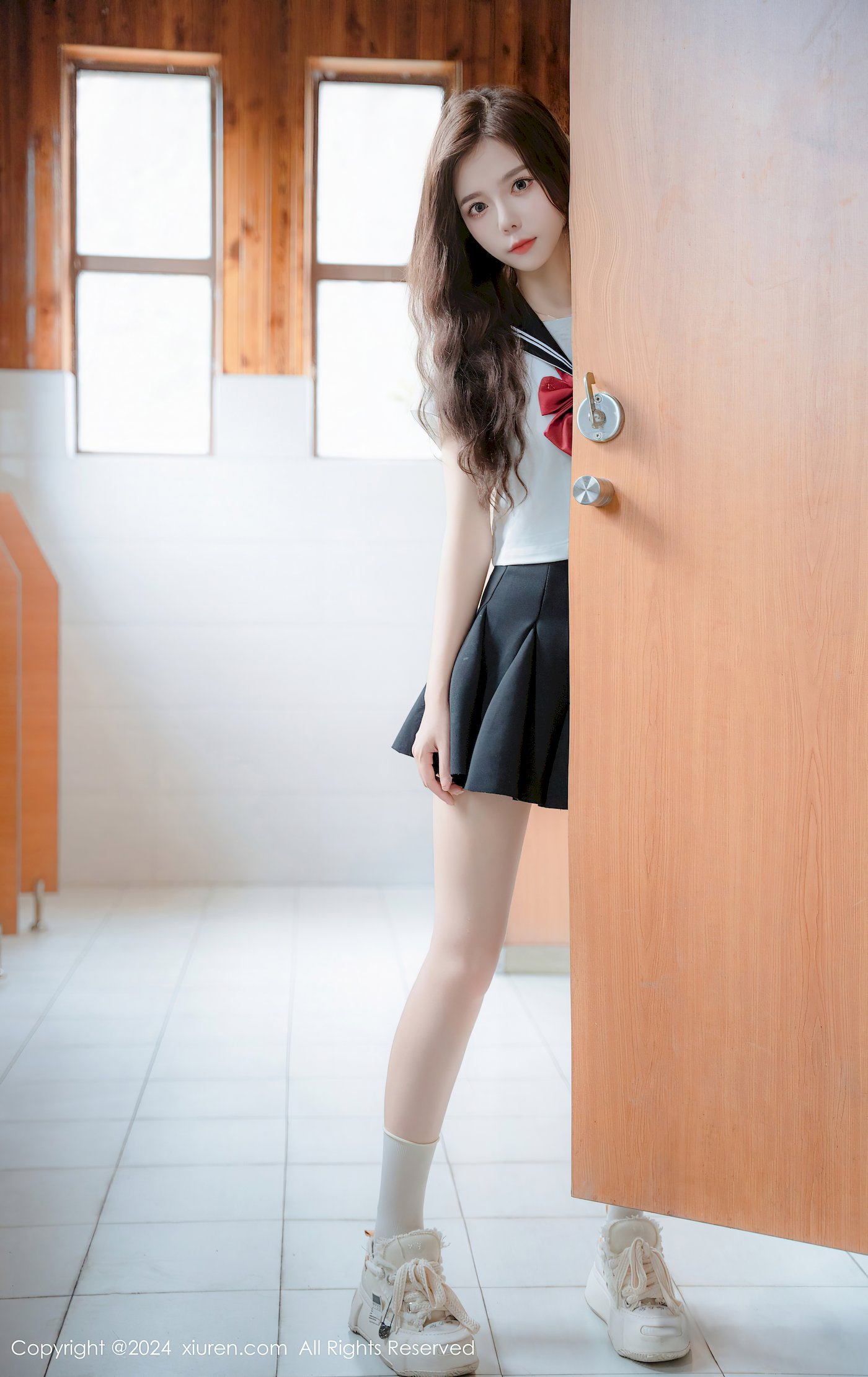 拍黄瓜girl修长美腿搭配JK制服首套写真