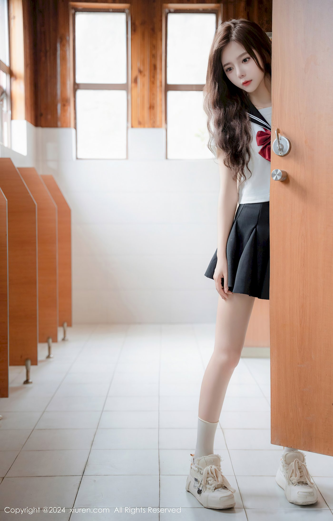 拍黄瓜girl修长美腿搭配JK制服首套写真