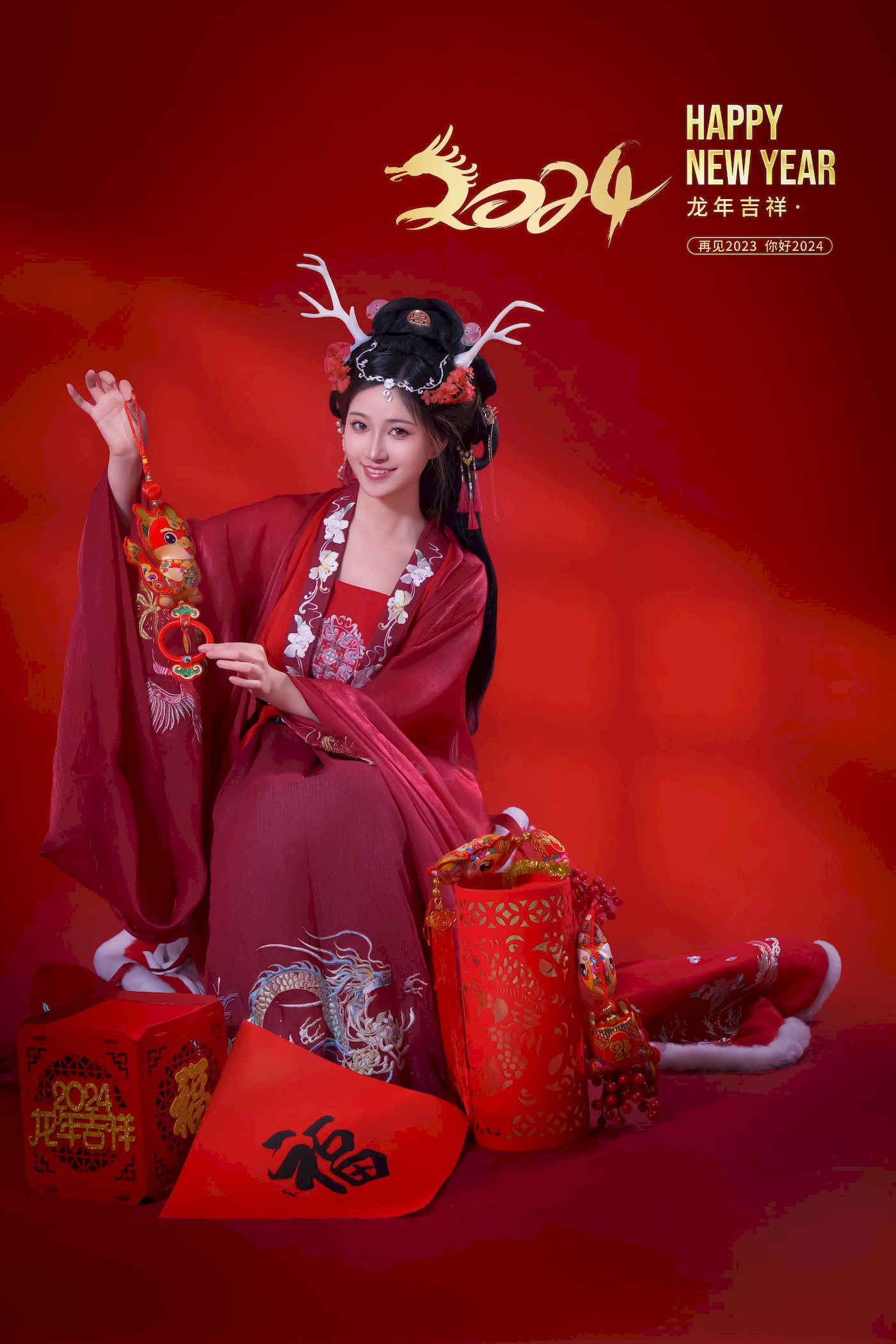 网络美女Nnian红色古典服饰龙年吉祥主题