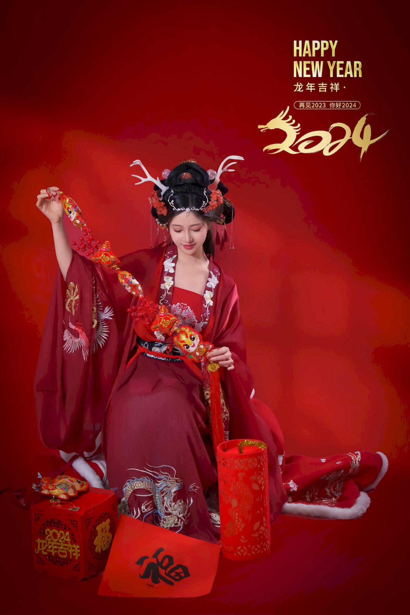 网络美女Nnian红色古典服饰龙年吉祥主题