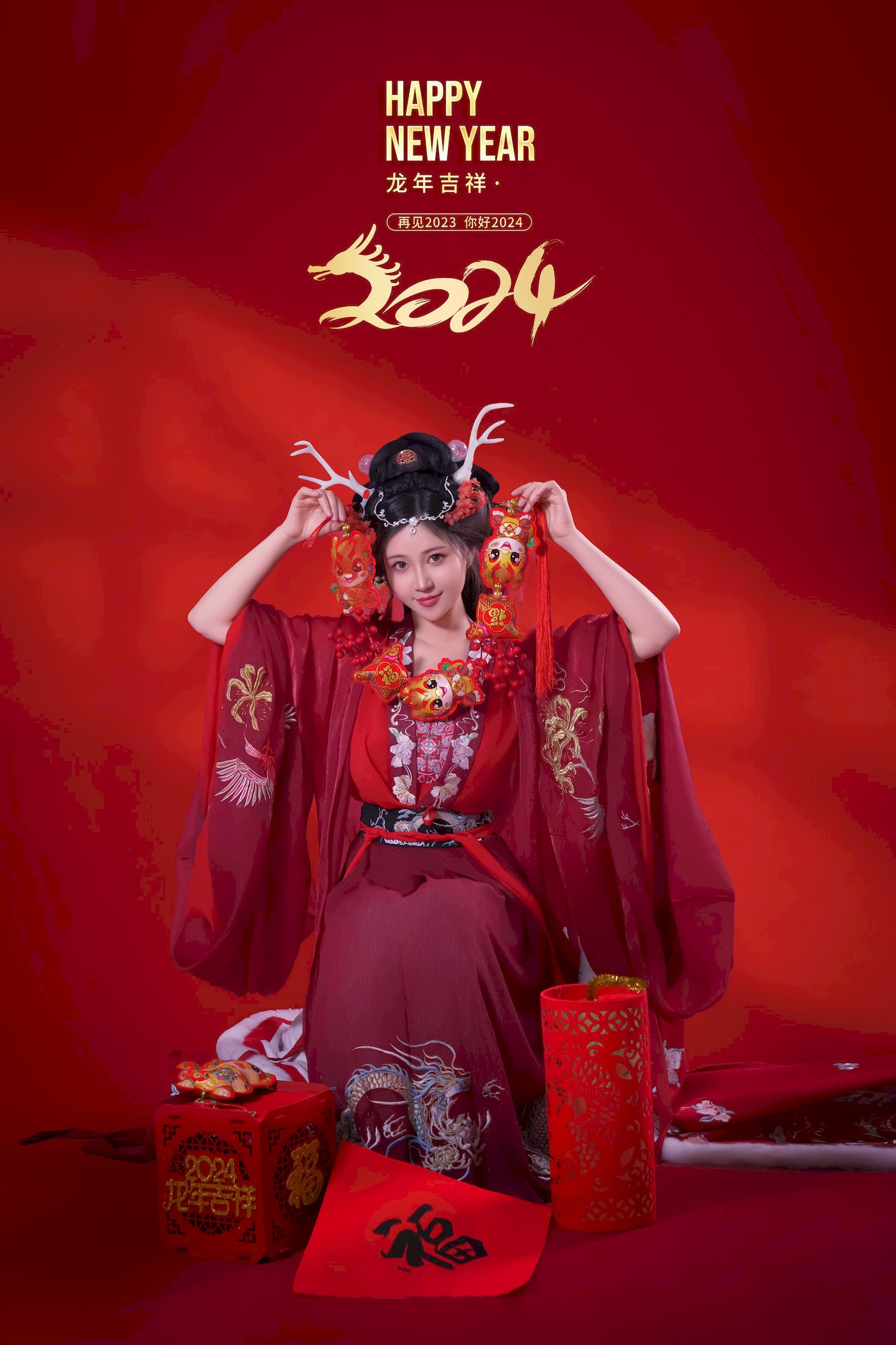 网络美女Nnian红色古典服饰龙年吉祥主题