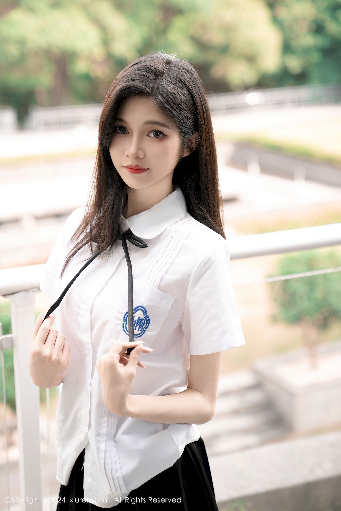 程程程-学生制服搭配清秀身材性感写真