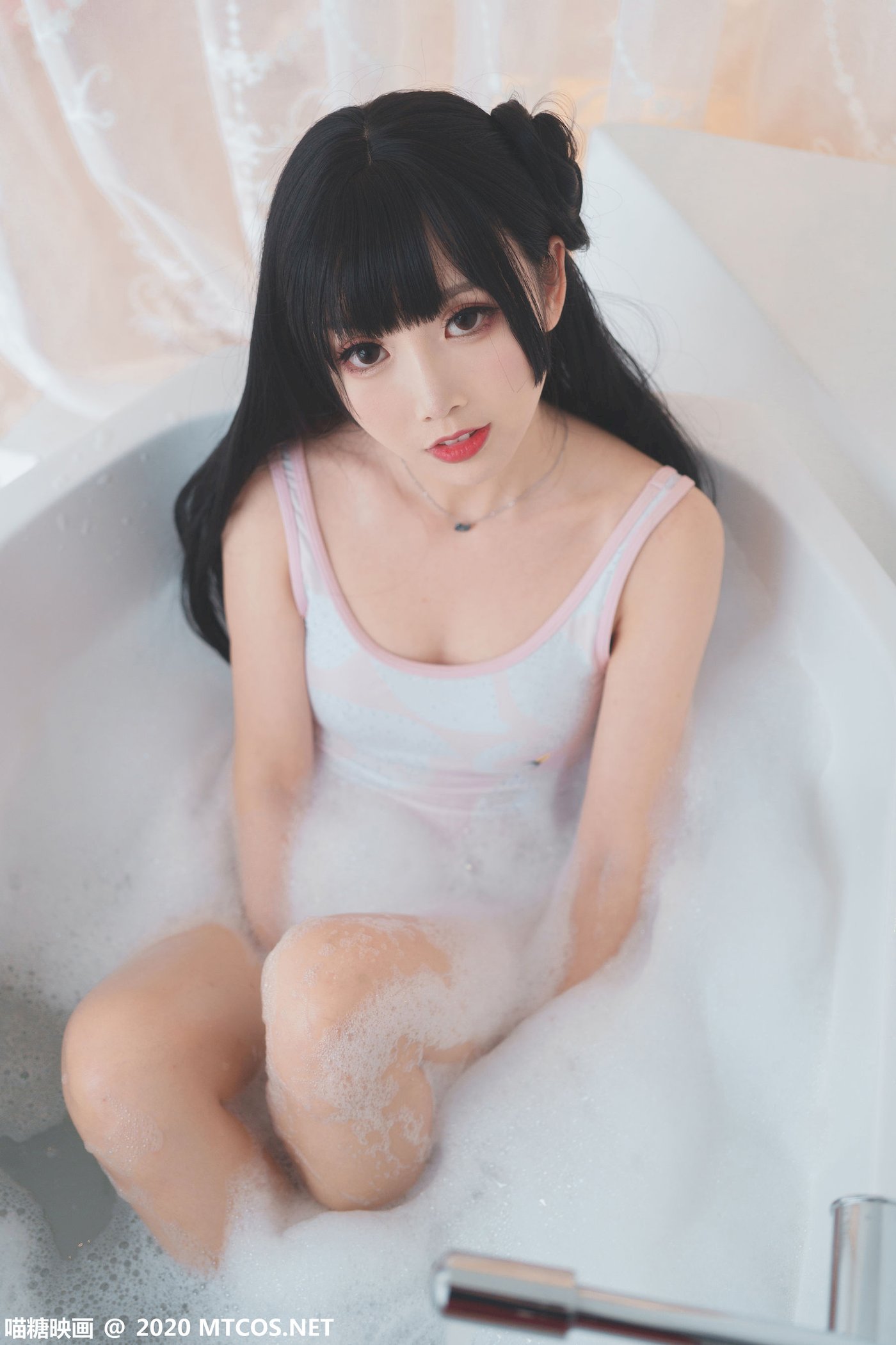 邻家小妹面饼仙儿死库水浴缸泡泡浴私房写真