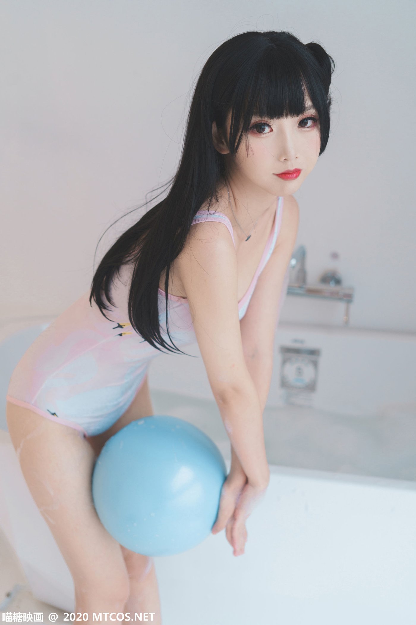 邻家小妹面饼仙儿死库水浴缸泡泡浴私房写真