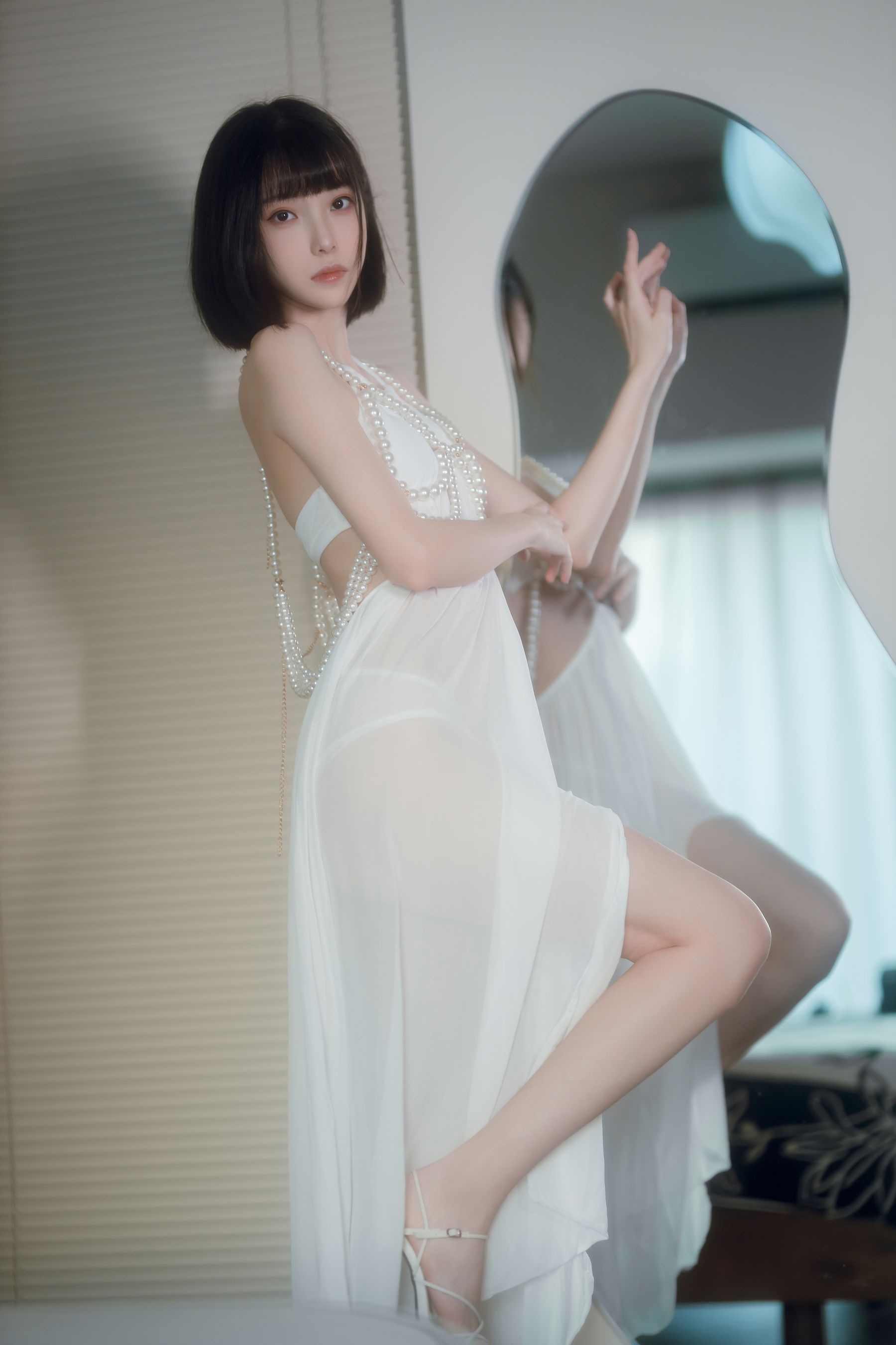 许岚LAN白裙修长美腿短发系列清纯写真