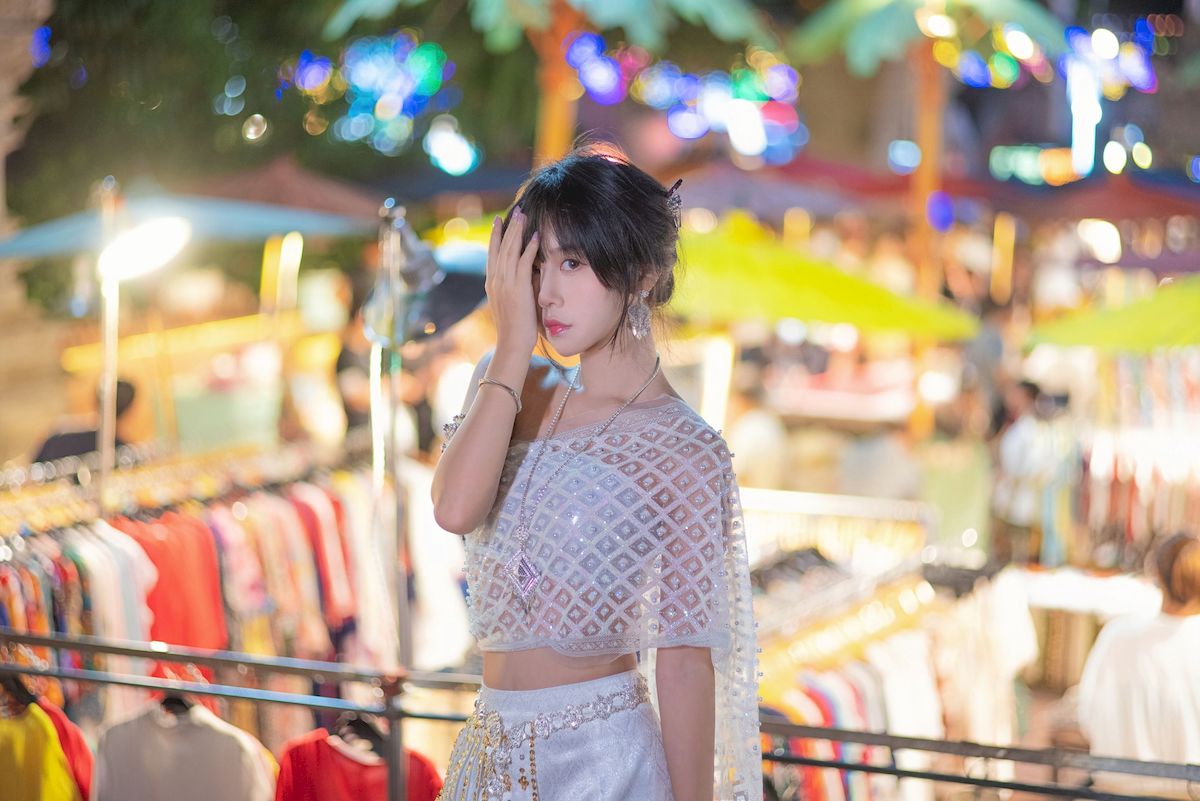 萌芽儿o0西双版纳傣族服饰户外写真