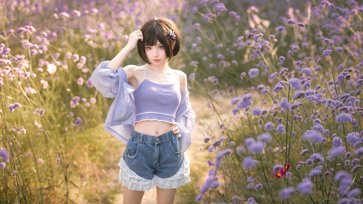 花柒Hana户外粉色花海青春阳光性感写真