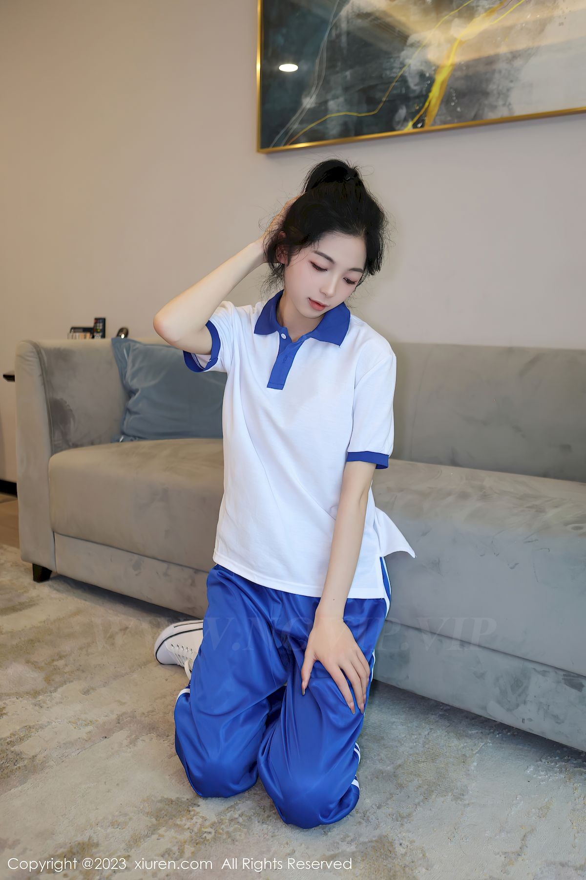 新人茜茜Kimi清纯学妹装扮苗条动人性感写真