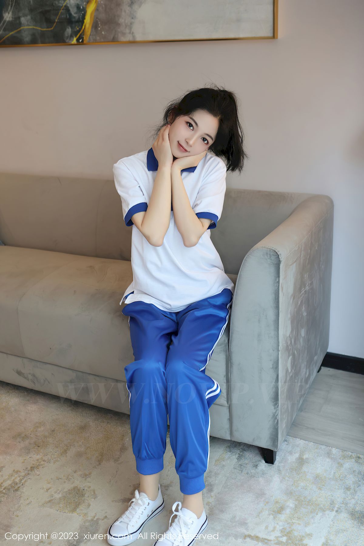 新人茜茜Kimi清纯学妹装扮苗条动人性感写真