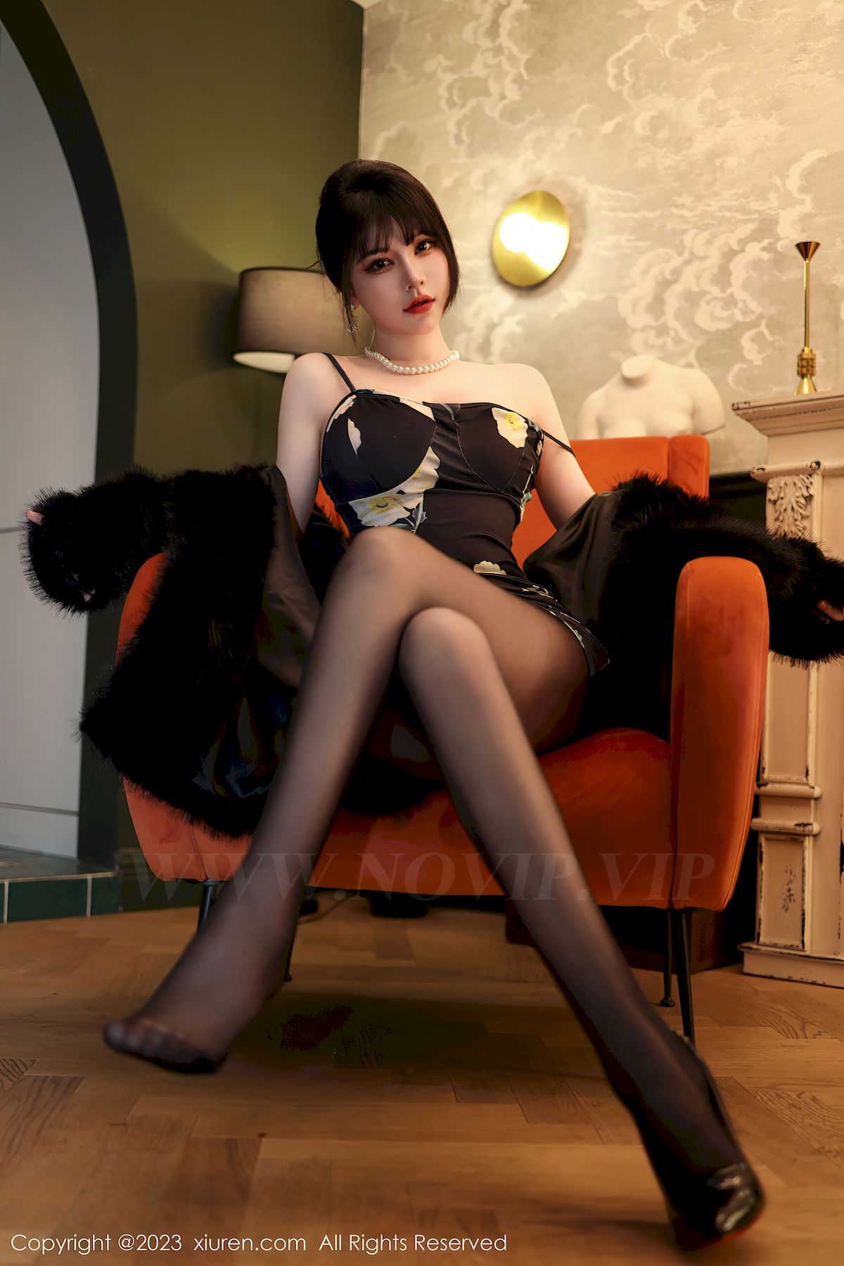 桃桃子_黑色花朵图案长裙黑丝性感写真