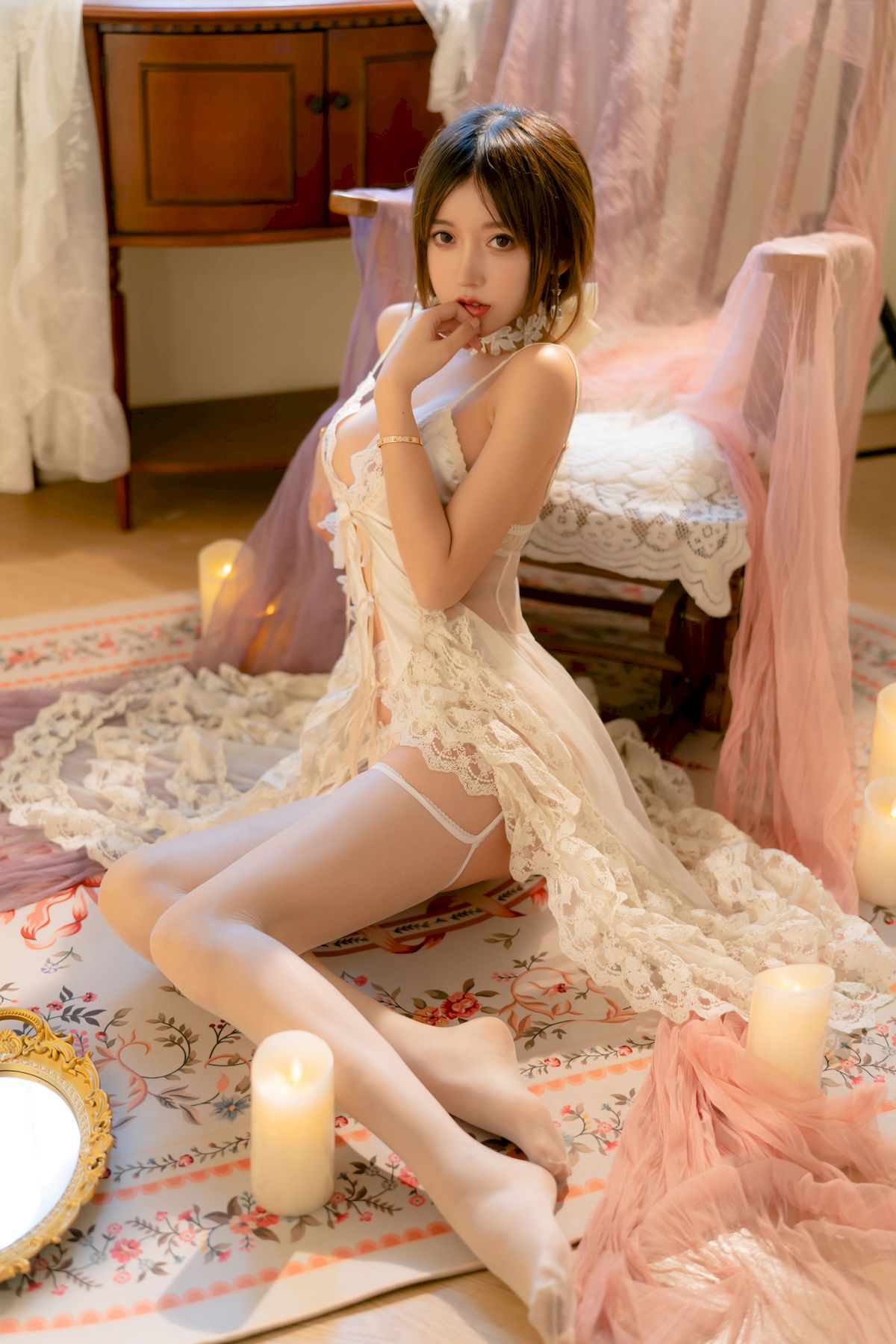 米线线sama蕾丝吊裙COS纯爱战神性感写真