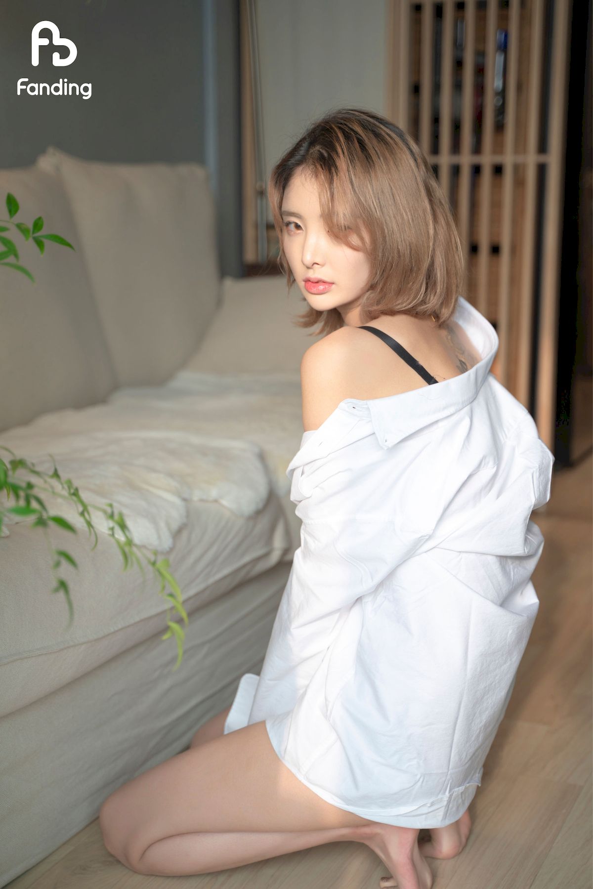 GF-Yeon清爽短发白嫩身材居家女友系列写真