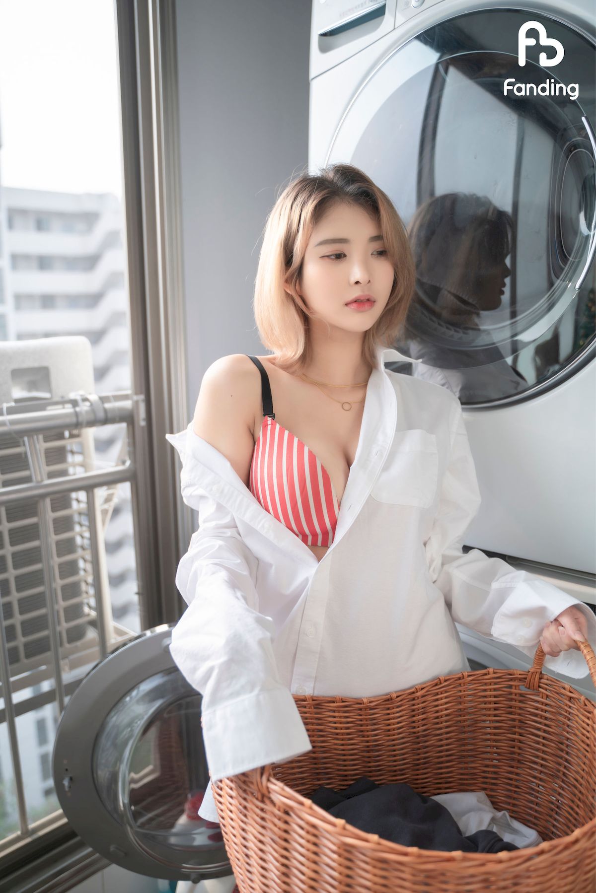 GF-Yeon清爽短发白嫩身材居家女友系列写真